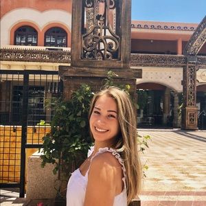 Meet your Posher, Megan